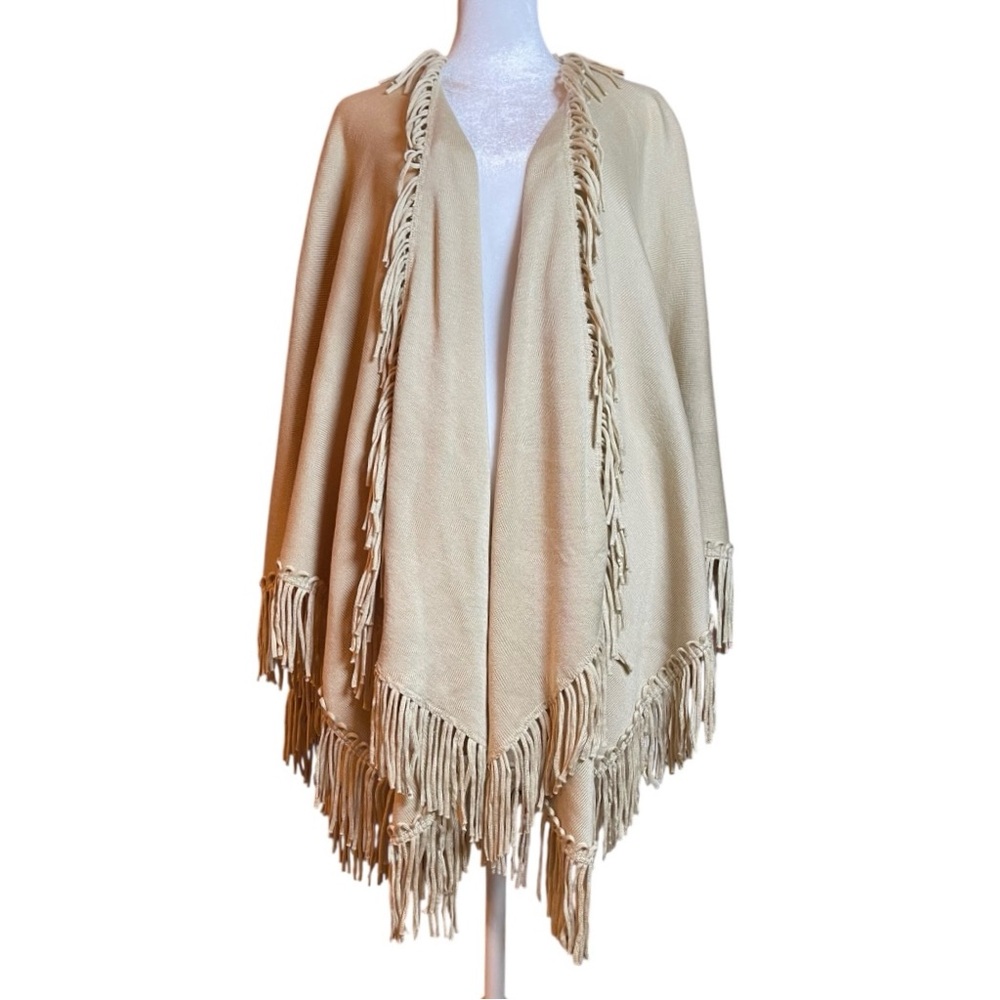 NWOT Coldwater Creek Light Beige Fringe Shawl. One Size.
